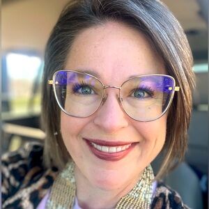 Meet your Posher, Alisha